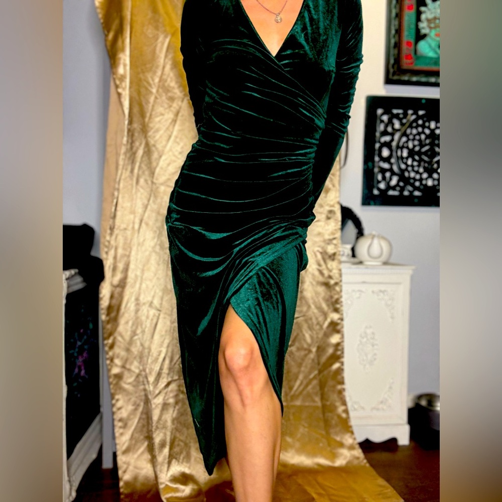 Never worn Dirass Green velvet body con dress small low cut high slit
